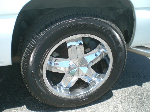 Chevrolet Avalanche 2003 photo 4