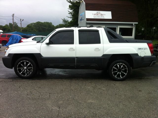 Chevrolet Avalanche 2003 photo 4