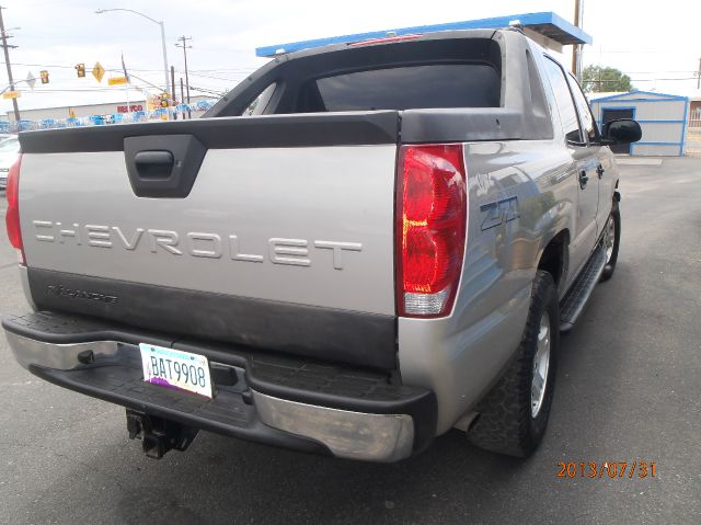 Chevrolet Avalanche 2004 photo 2