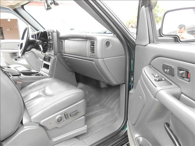 Chevrolet Avalanche 2004 photo 3