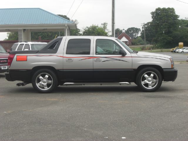 Chevrolet Avalanche 2004 photo 3
