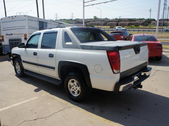 Chevrolet Avalanche 2004 photo 2