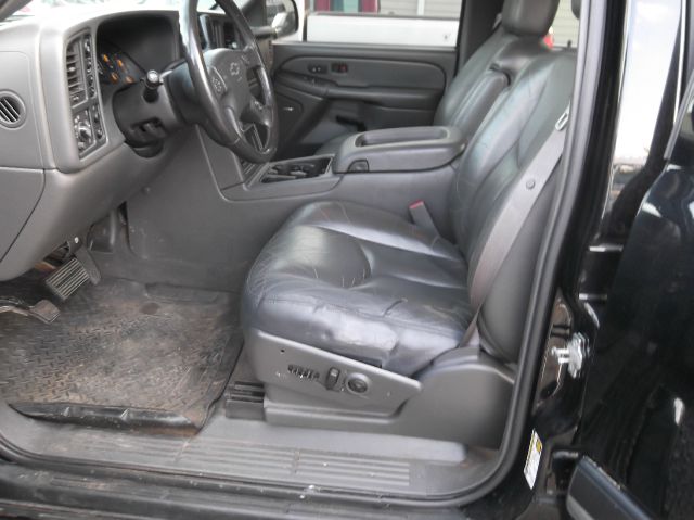 Chevrolet Avalanche 2004 photo 2