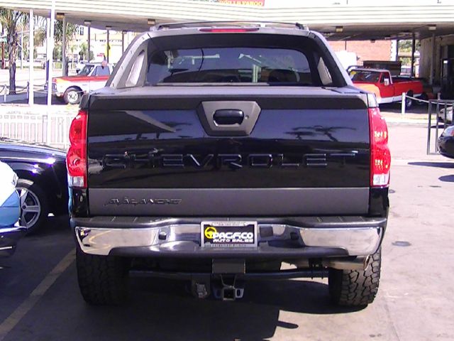 Chevrolet Avalanche C350 4dr Sdn 3.5L Sport RWD Sedan Pickup Truck