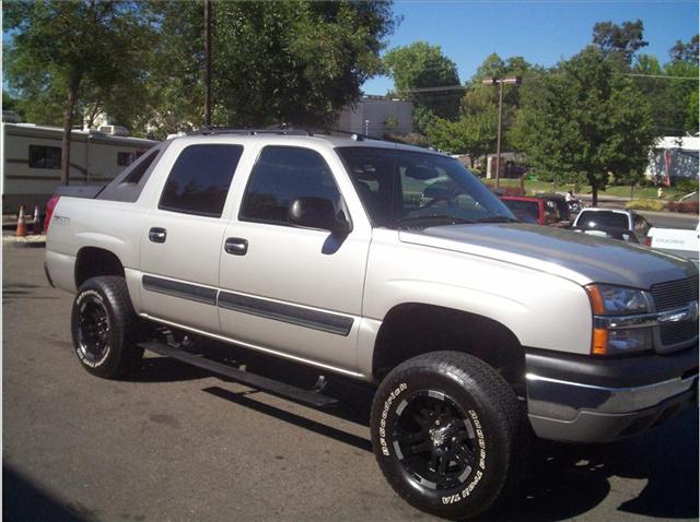 Chevrolet Avalanche 2004 photo 2