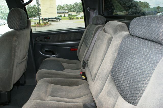 Chevrolet Avalanche C350 4dr Sdn 3.5L Sport RWD Sedan Pickup Truck