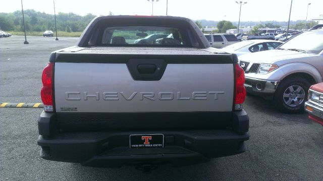 Chevrolet Avalanche 2004 photo 4
