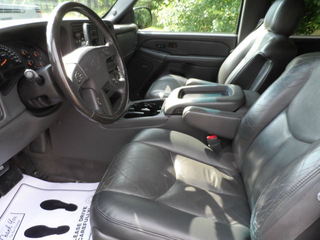 Chevrolet Avalanche C350 4dr Sdn 3.5L Sport RWD Sedan Pickup Truck