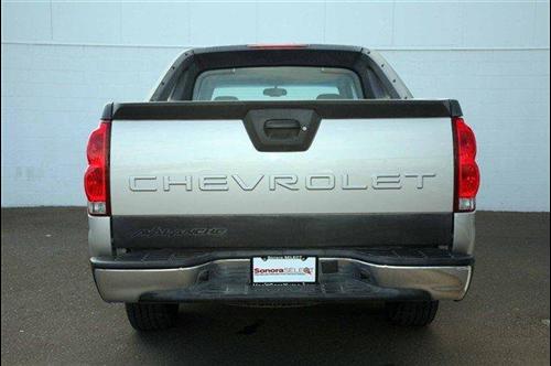 Chevrolet Avalanche 2005 photo 2