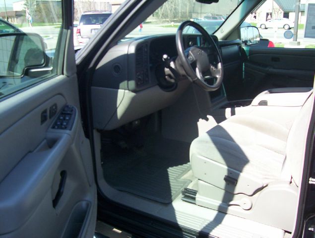 Chevrolet Avalanche C350 4dr Sdn 3.5L Sport RWD Sedan Pickup Truck