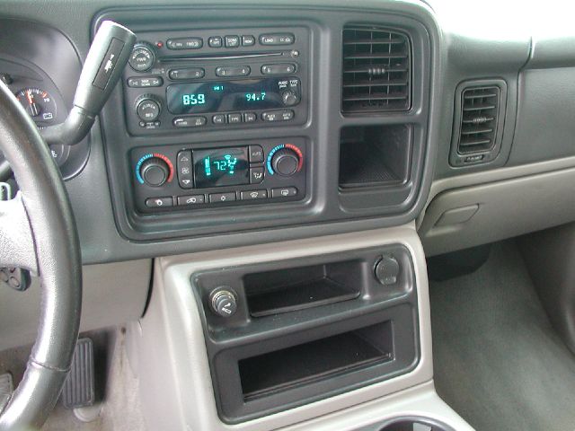 Chevrolet Avalanche C350 4dr Sdn 3.5L Sport RWD Sedan Pickup Truck