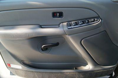 Chevrolet Avalanche 2005 photo 2