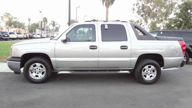 Chevrolet Avalanche 2005 photo 3