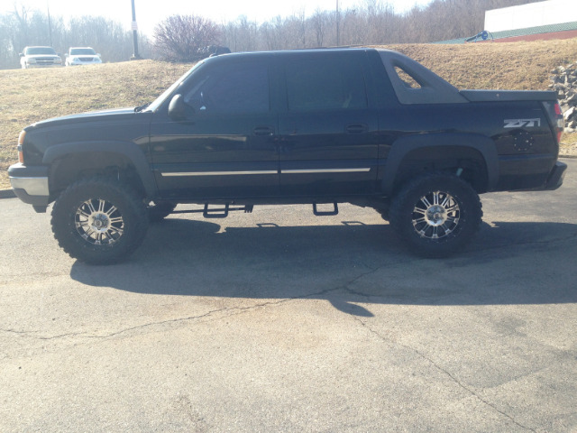 Chevrolet Avalanche 2005 photo 3