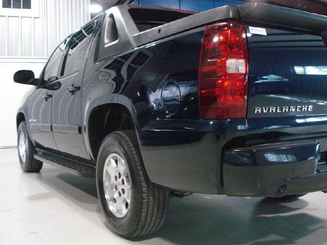 Chevrolet Avalanche SH AWD Leather Moonroof Non-smoker Pickup Truck