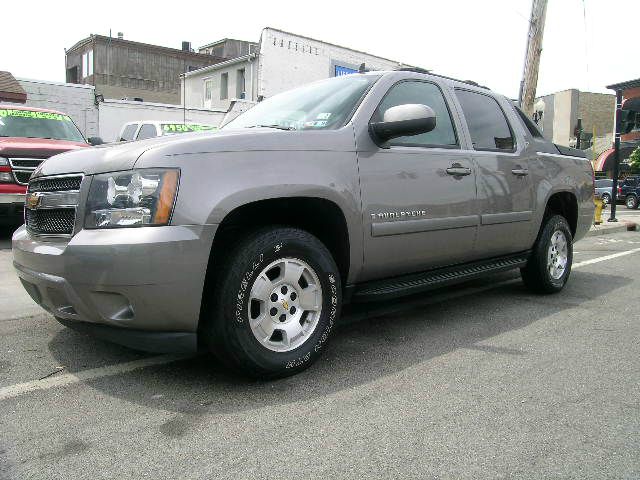 Chevrolet Avalanche 4dr Sdn 3.0L Luxury 4matic AWD Pickup Truck