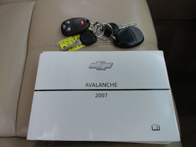 Chevrolet Avalanche 4dr Sdn I4 CVT 2.5 Sedan Pickup Truck