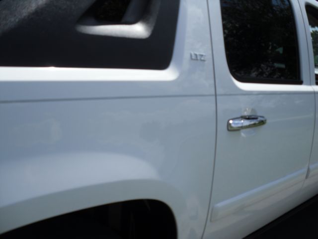 Chevrolet Avalanche Slt-2 4X4 Pickup Truck