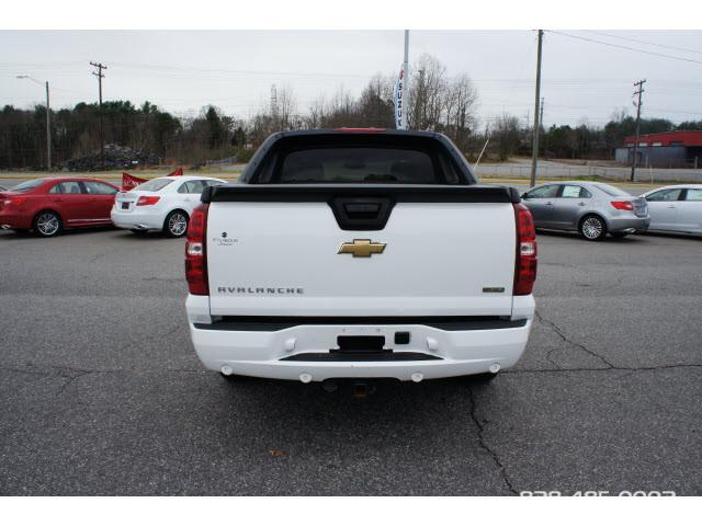 Chevrolet Avalanche 2008 photo 3