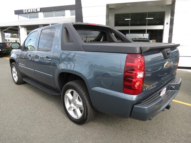 Chevrolet Avalanche 2008 photo 2