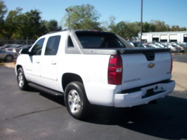 Chevrolet Avalanche 2008 photo 2