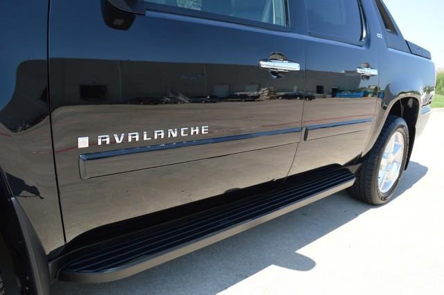 Chevrolet Avalanche 2008 photo 2