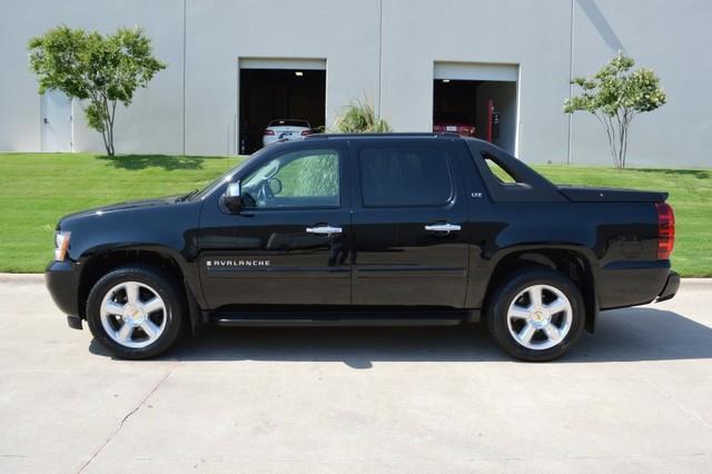 Chevrolet Avalanche 2008 photo 3