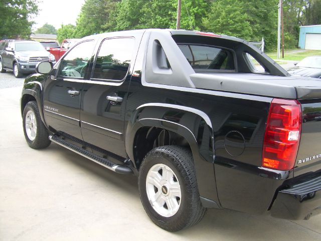 Chevrolet Avalanche 2008 photo 3