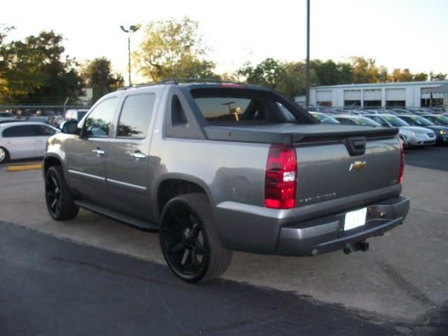 Chevrolet Avalanche 2008 photo 2