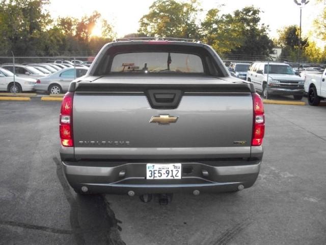 Chevrolet Avalanche 2008 photo 3