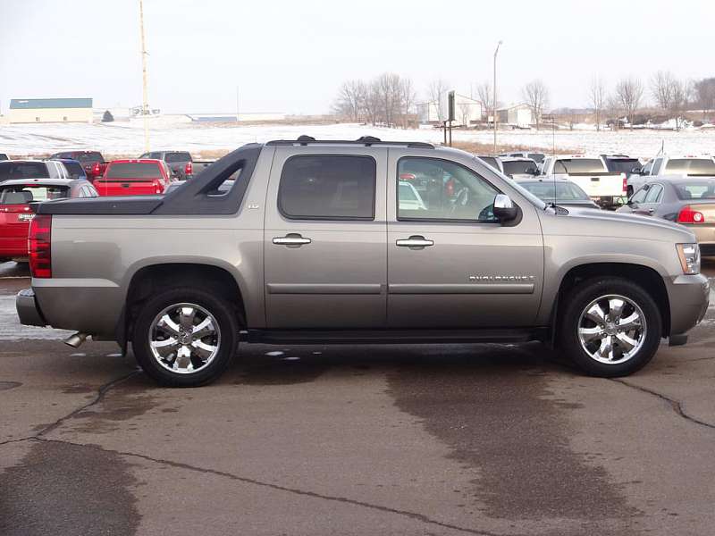 Chevrolet Avalanche 2008 photo 3