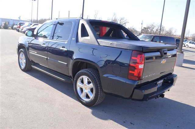 Chevrolet Avalanche 2008 photo 4