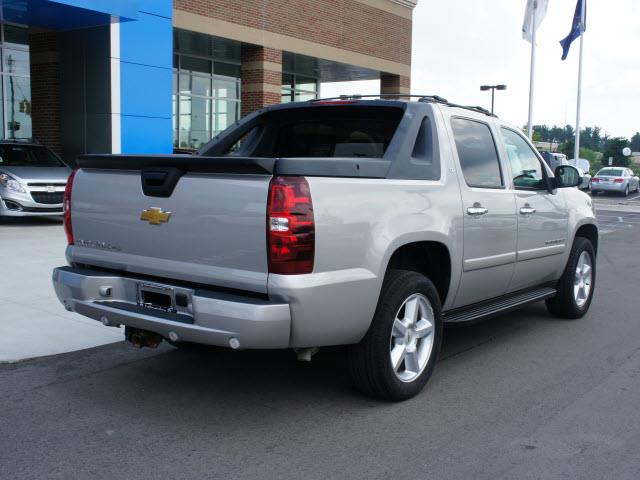 Chevrolet Avalanche 2008 photo 2