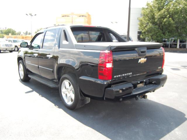 Chevrolet Avalanche 2008 photo 2