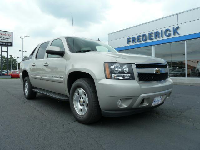 Chevrolet Avalanche 4dr Sdn I4 CVT 2.5 Pickup