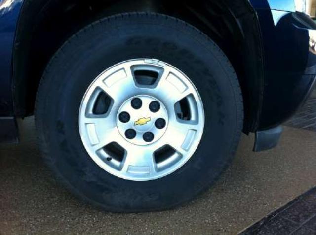 Chevrolet Avalanche 2010 photo 2