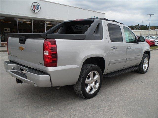 Chevrolet Avalanche 2010 photo 3