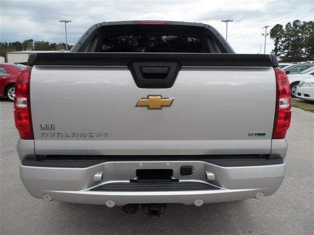 Chevrolet Avalanche 2010 photo 4