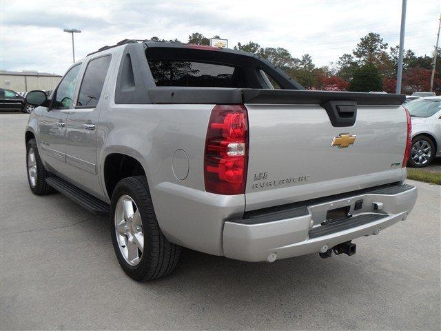 Chevrolet Avalanche 2010 photo 5