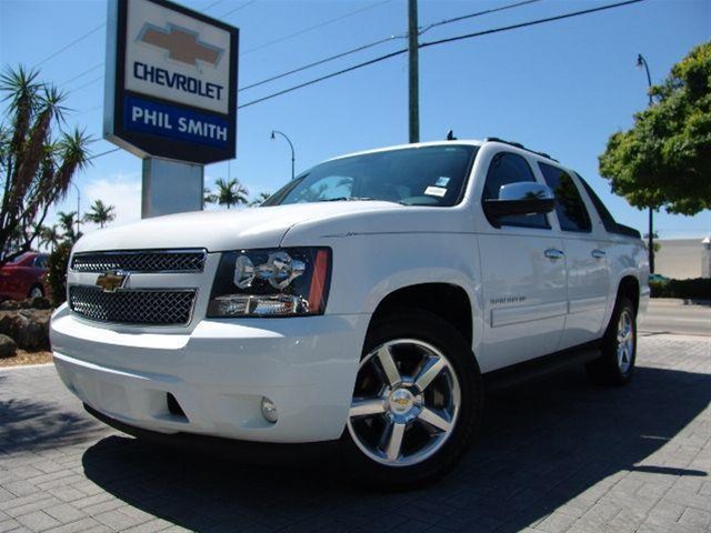 Chevrolet Avalanche 2011 photo 1