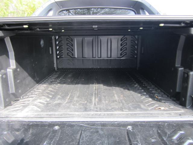 Chevrolet Avalanche 2011 photo 16