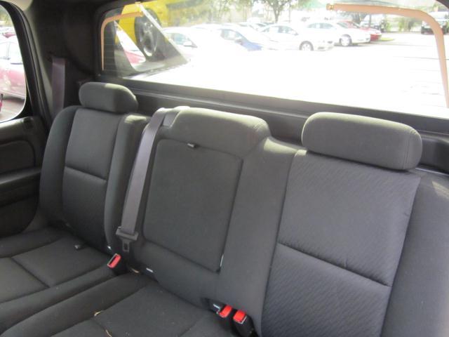 Chevrolet Avalanche 2011 photo 2