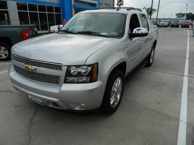 Chevrolet Avalanche 2011 photo 1