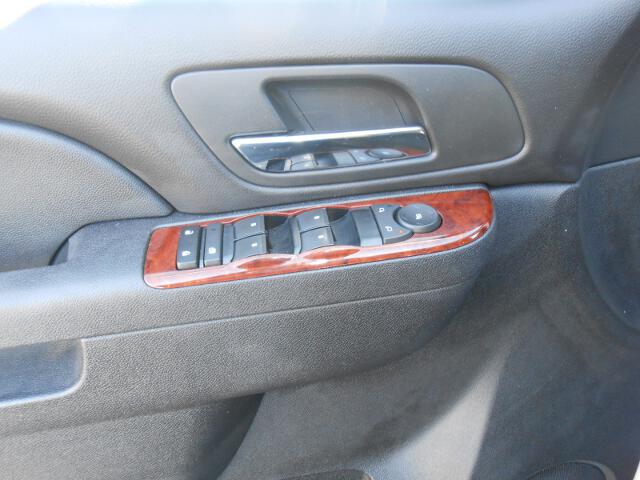 Chevrolet Avalanche 2011 photo 3