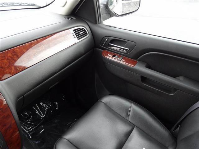 Chevrolet Avalanche 2011 photo 1