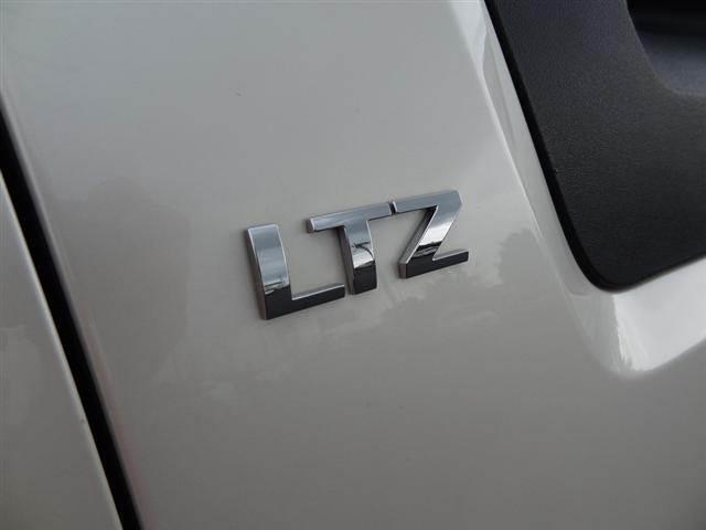 Chevrolet Avalanche 2011 photo 10