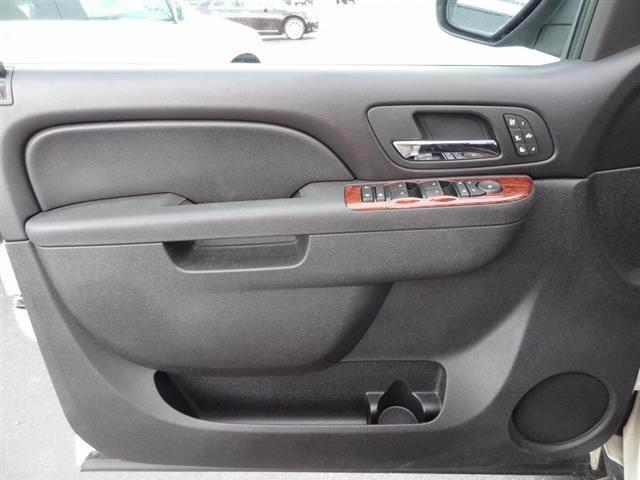 Chevrolet Avalanche 2011 photo 11