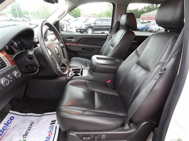 Chevrolet Avalanche 2011 photo 13