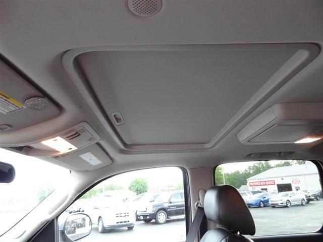 Chevrolet Avalanche 2011 photo 14