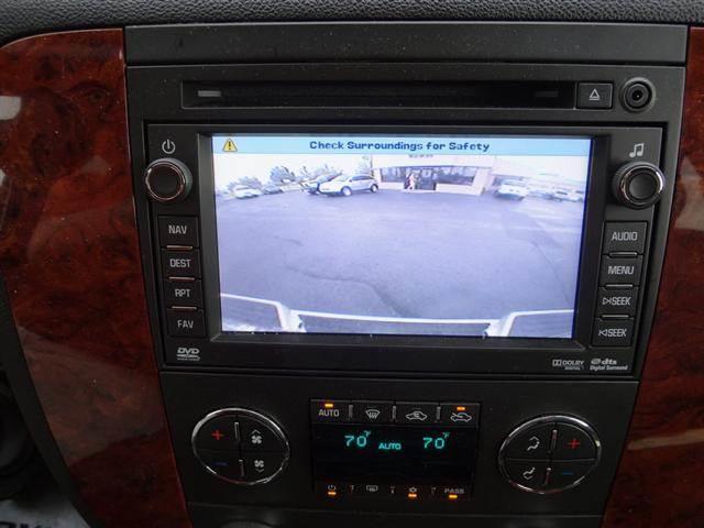 Chevrolet Avalanche 2011 photo 3